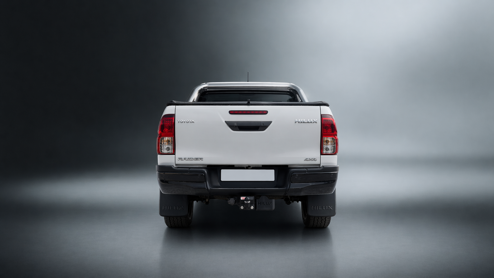 Toyota Hilux 2.8GD-6 photo 3